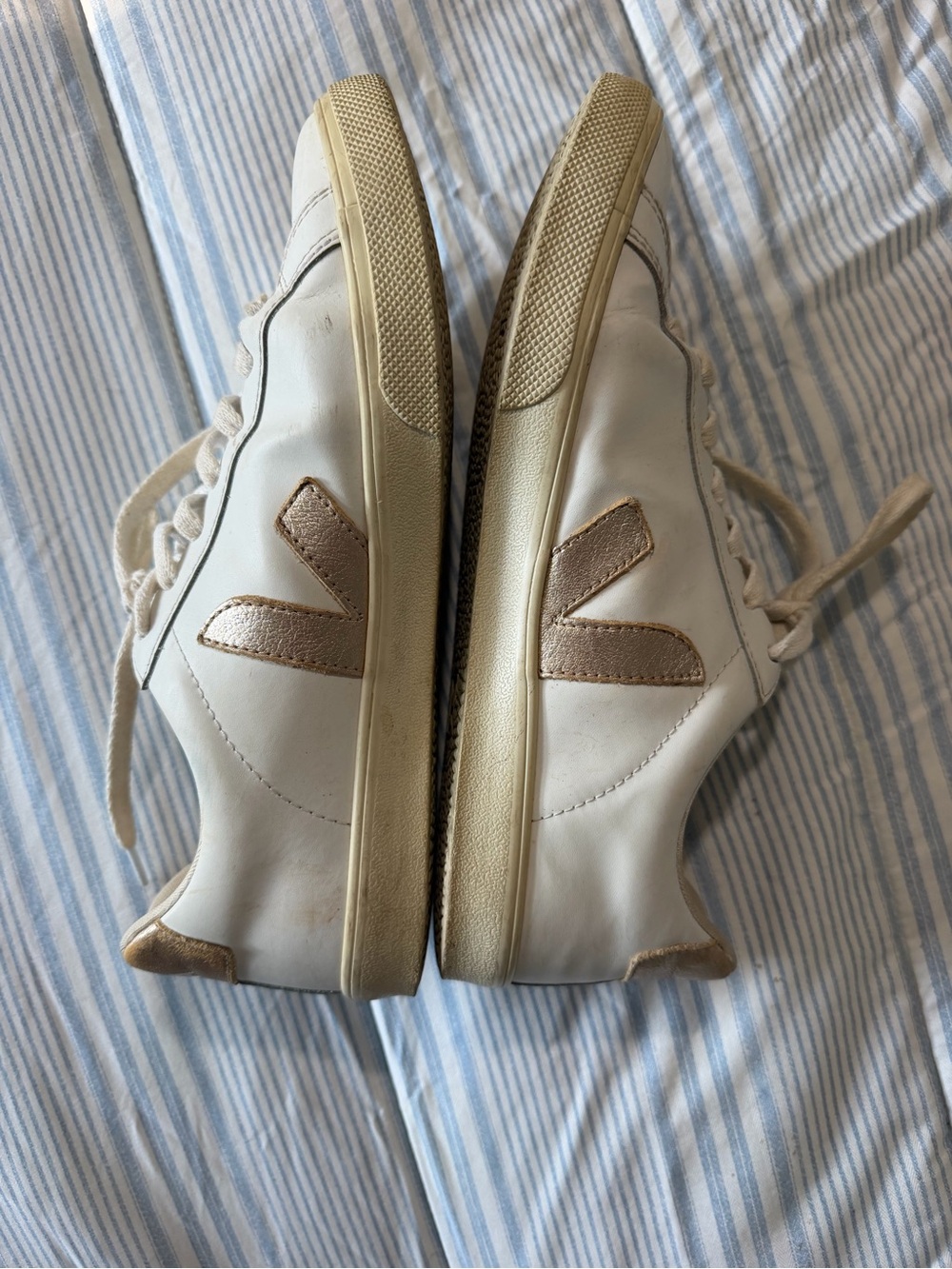 VEJA White Leather Gold Metallic Sneakers Size 9